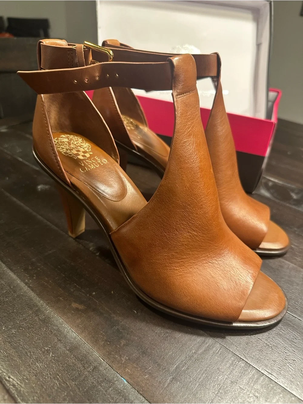 Vince Camuto elegant tan